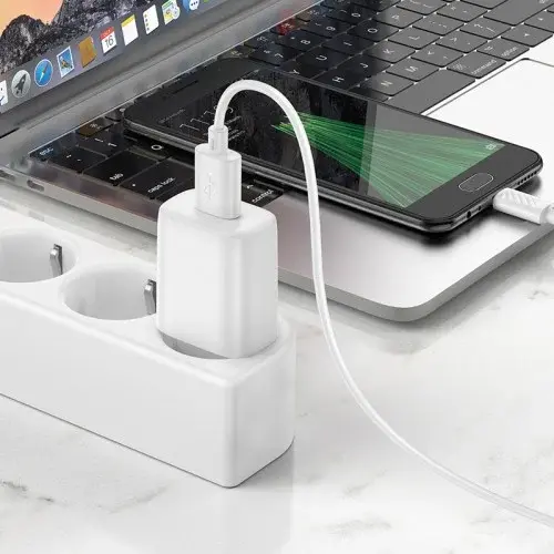 MR4_144018 Мережевий зарядний пристрій hoco c134a solid single-port charger set 2.4a (micro), білий HOCO